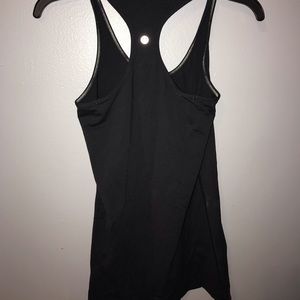 lulu plain black razorback tank top